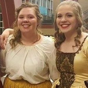 Meet your Posher, Lauralye